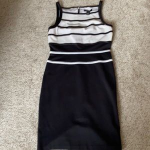 Beautifully lined and structured WHBM dress